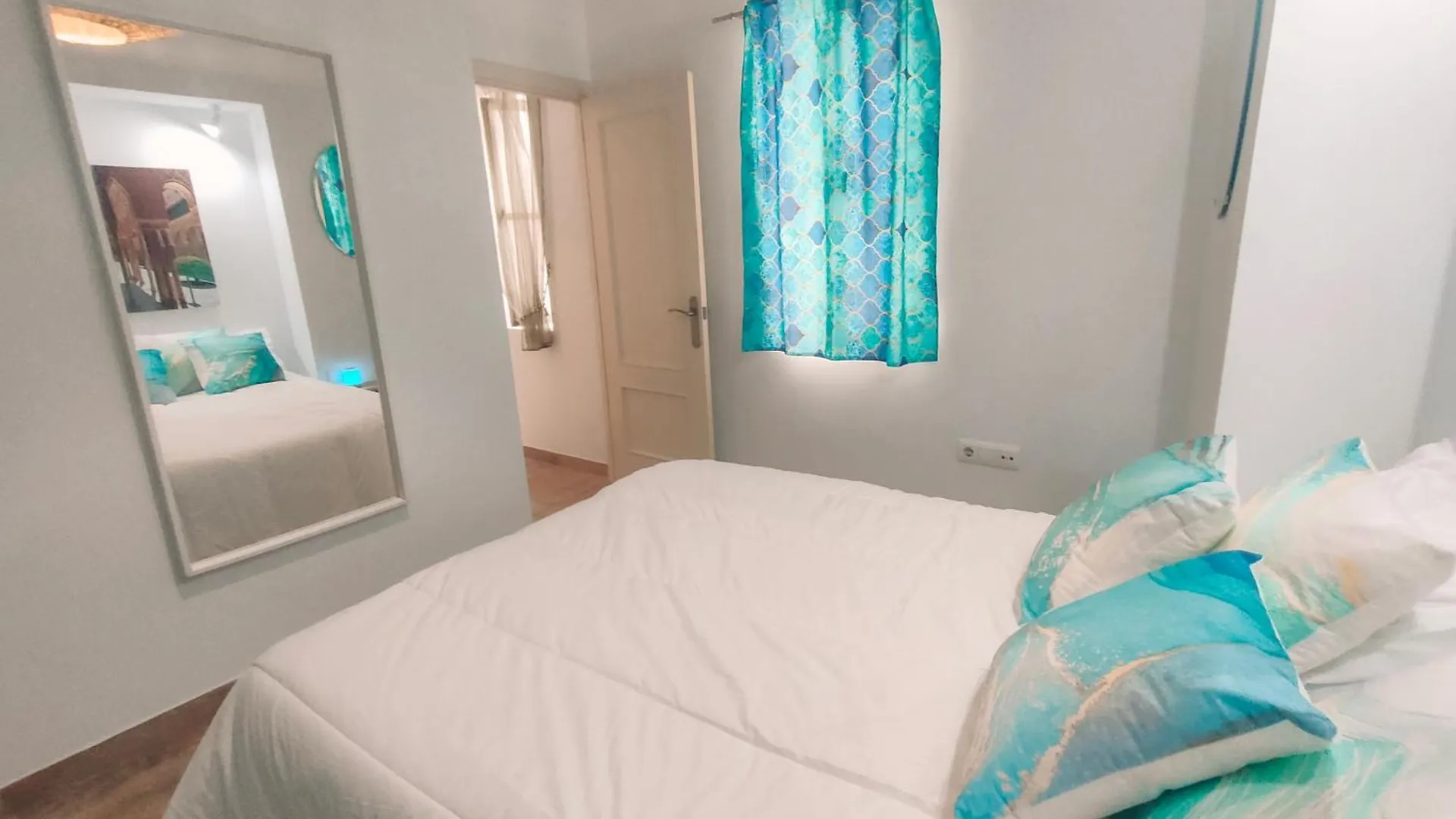 Apartamento En Pleno Centro Historico Cadiz
